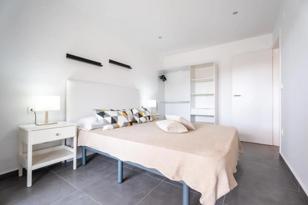 Apartament Apartamento California Almadrava Montjoi